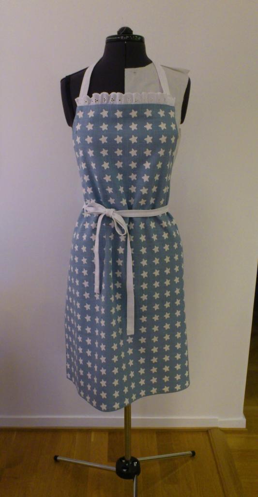 The finished apron, with frills and all. Gosh I'm such a girly-girl :)