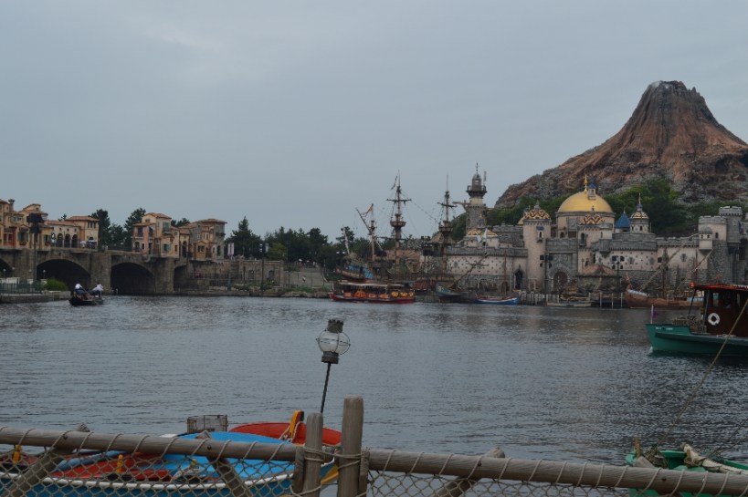 The Mediterranean harbour, with volcano and all.