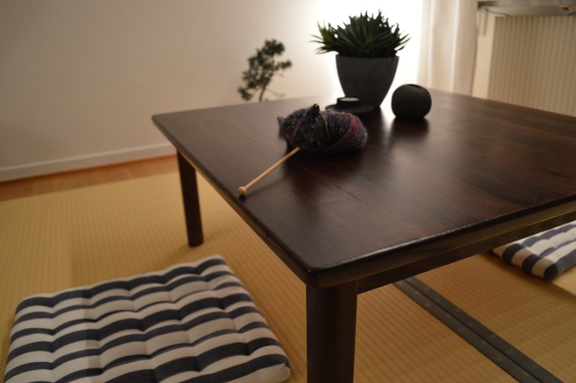 tatami_mat_and_tea_table